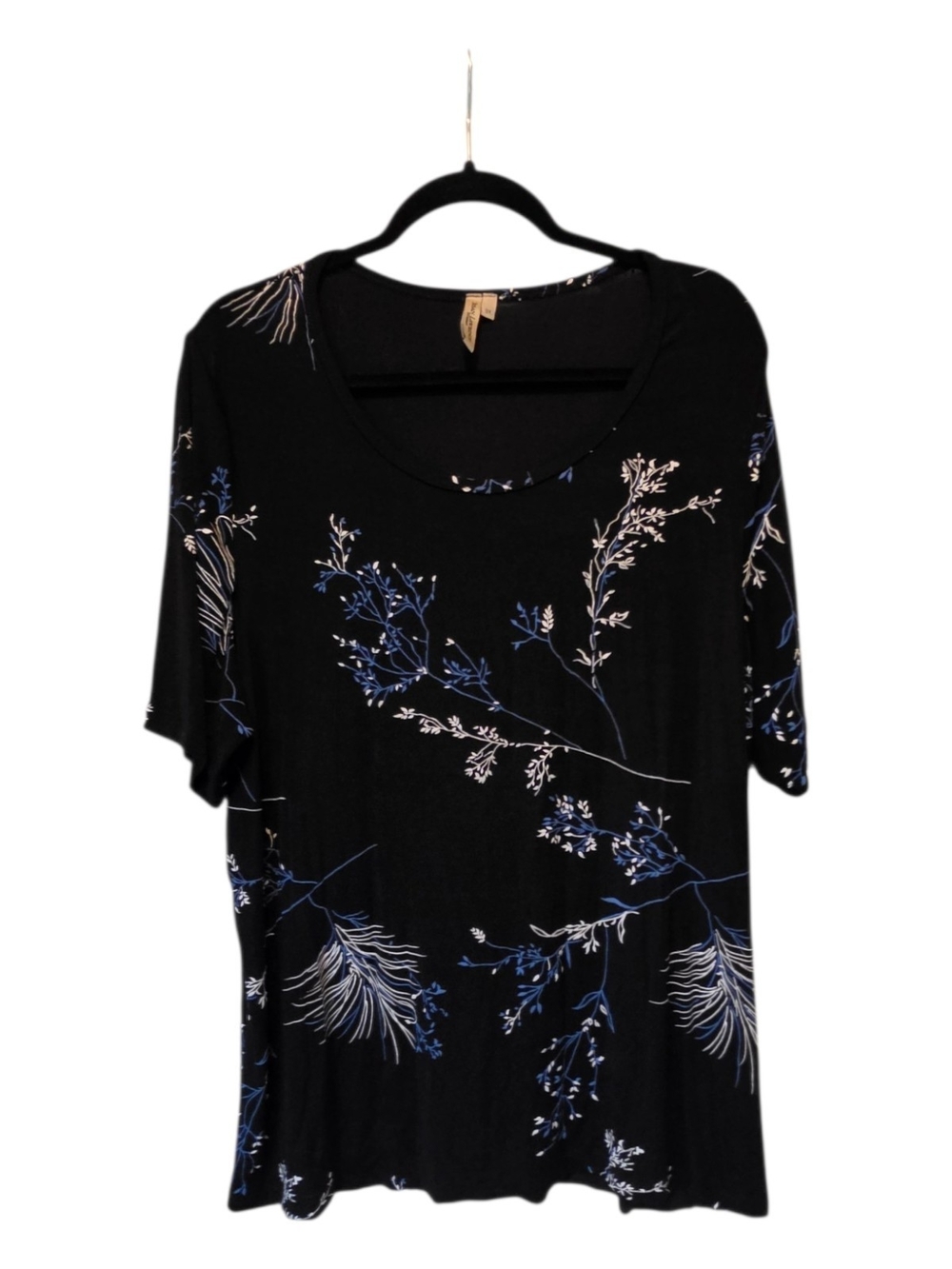 🇺🇸Susan Lawrence Black Blouse with Blue and Cream Floral Branches Size 3X